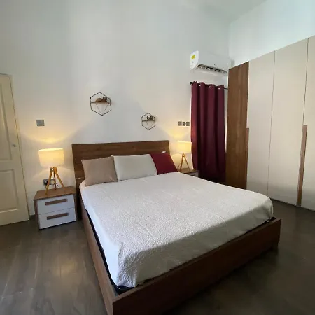 Проживание в семье Blue Waters Town House Tarxien